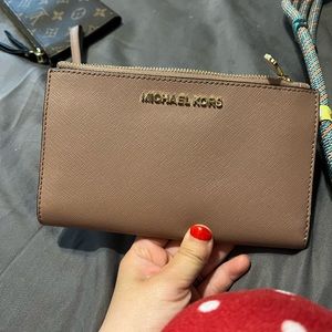 Michael kors wallet